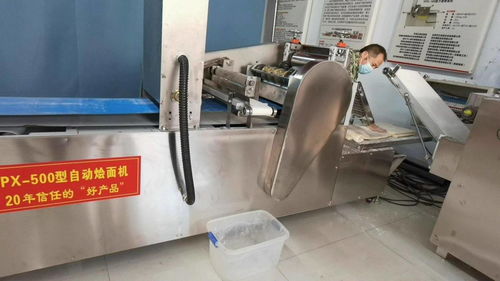 一品興全自動燴面坯生產(chǎn)線 助力食品廠實(shí)現(xiàn)高效燴面流水線作業(yè)